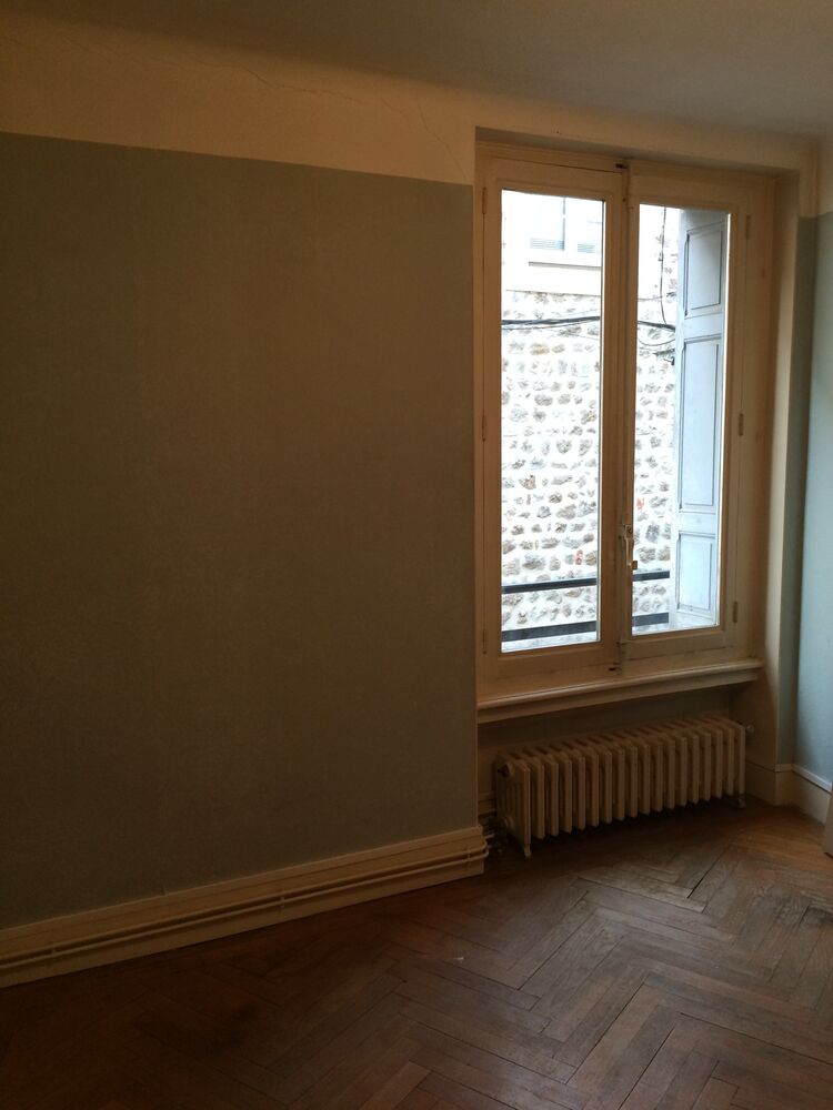 F2, plein centre Monistrol/Loire, 1er étage