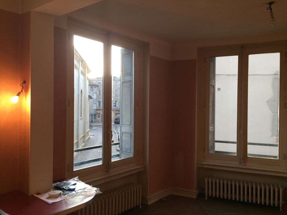 F2, plein centre Monistrol/Loire, 1er étage