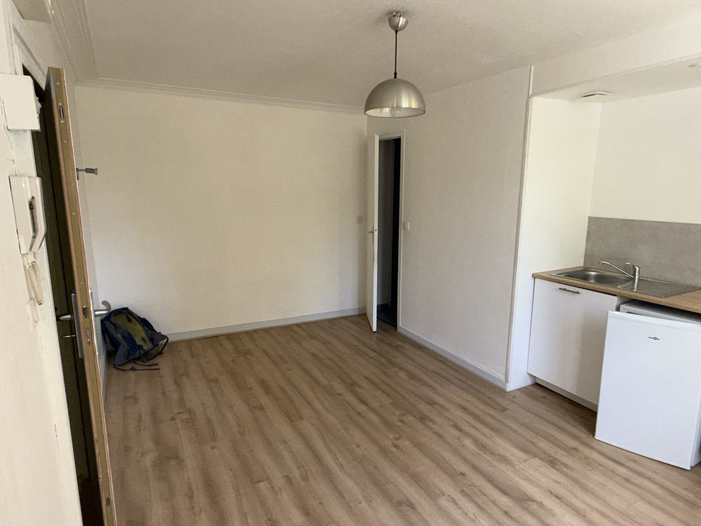 Studio avec cuisine ouverte, au calme, sur jardin intérieur