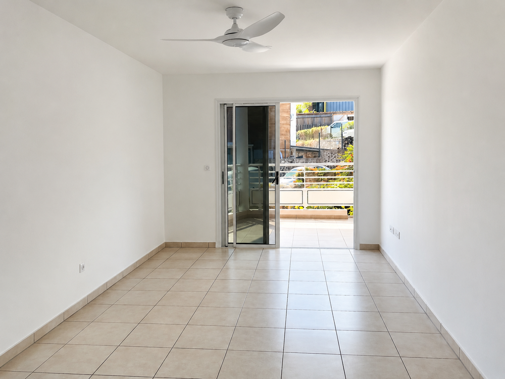 Grand T2 lumineux de 54 m² avec terrasse et parking à Saint-
