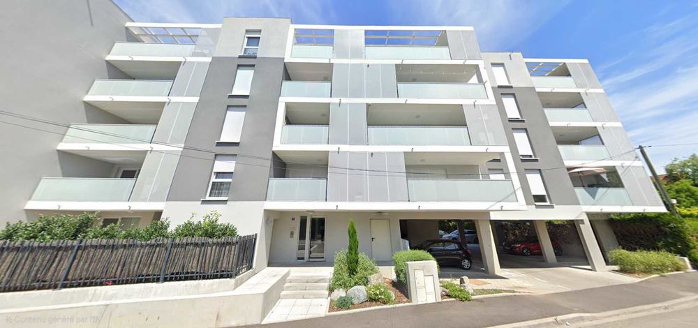 Appartement 2 pièces 51 m2 (2017, balcon, 2 parkings, Tram)