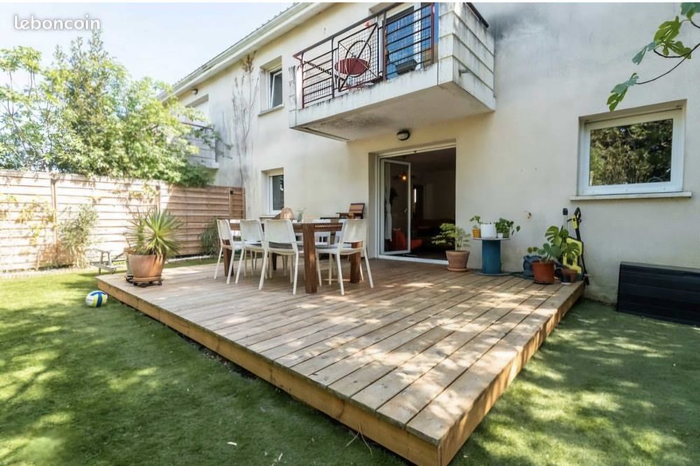 ðŸOE¿ Superbe T3 avec plus de 200 m² de jardin €" Grande terrasse €" entre particuliers