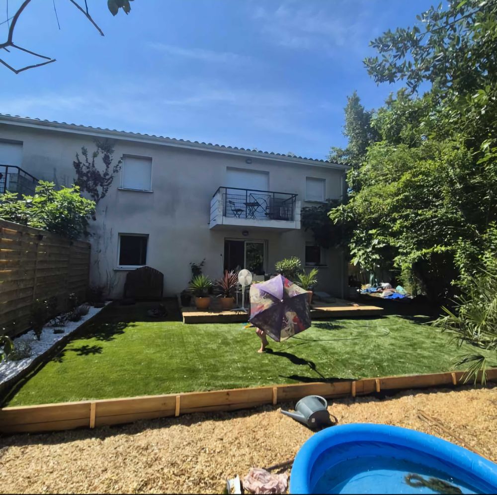 ðOE¿ Superbe T3 avec plus de 200 m² de jardin €" Grande terrasse €" entre particuliers