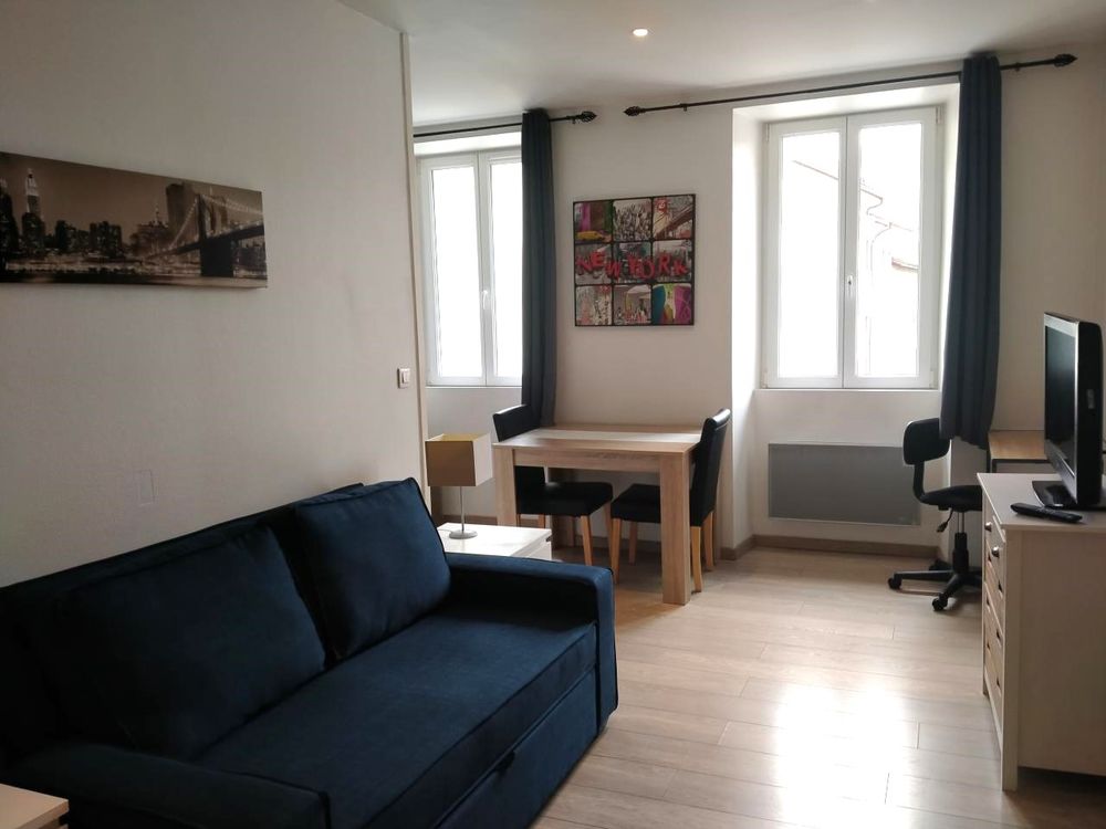 Studio vendu libre et meublé, centre-ville