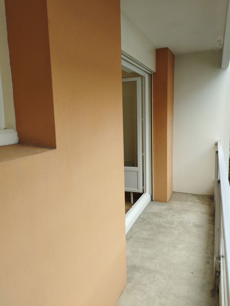 T1bis meublé 28 m2 + garage, cave et balcon