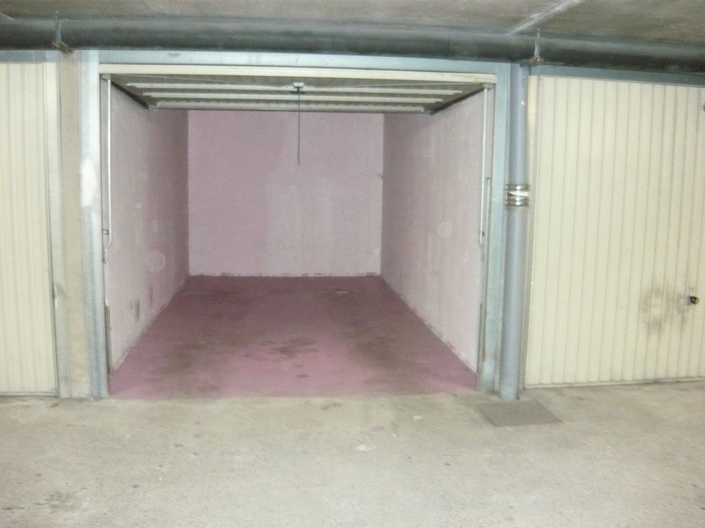 avec Garage ETUDIANTS ou autre Garant signe distance