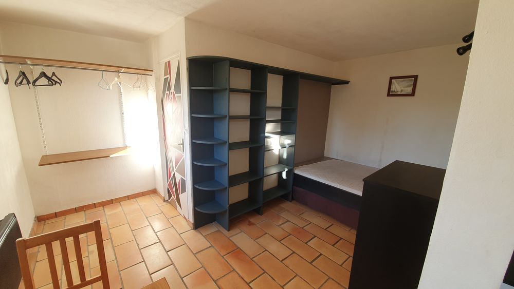 Studio Studio meublé de 40m2 au calme