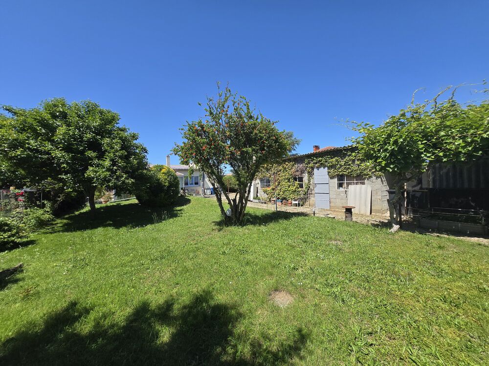 Jolie maison familiale sur un beau terrain arboré