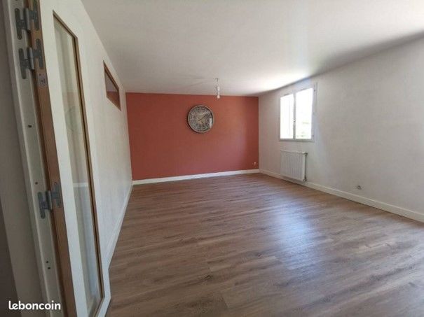 Maison familiale proche commodité