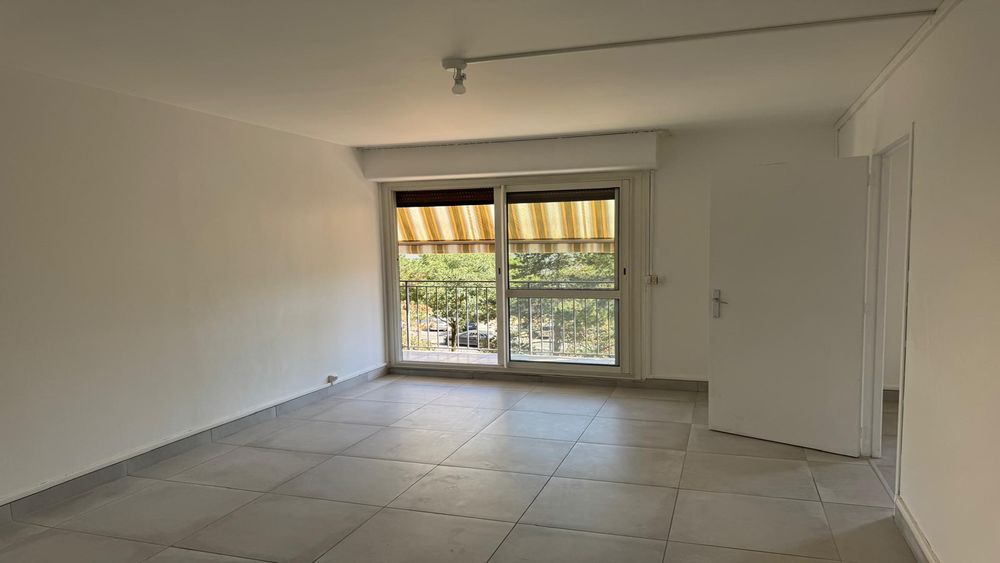 T4, 3 chambres avec grand balcon : Rillieux-la-Pape