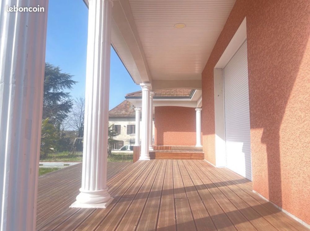 2 maisons avec piscines à vendre pour sinistrée
