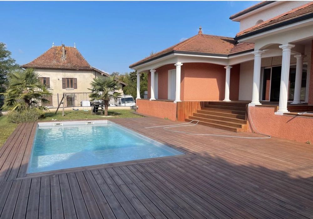2 maisons avec piscines à vendre pour sinistrée