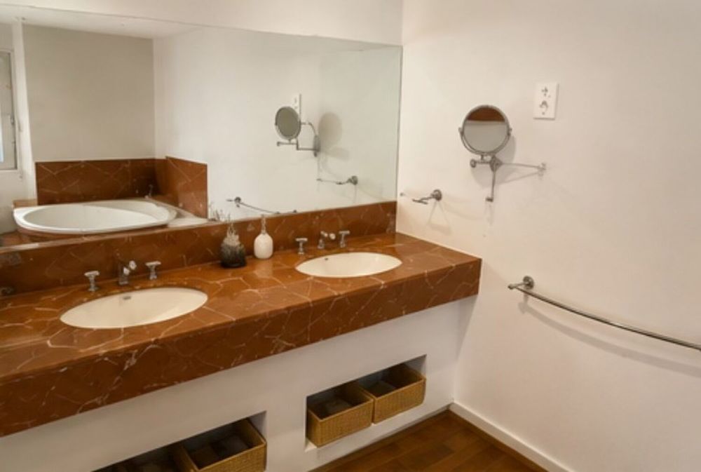 Duplex atypique de 120 m² avec terrasse tropézienne ? Bézier