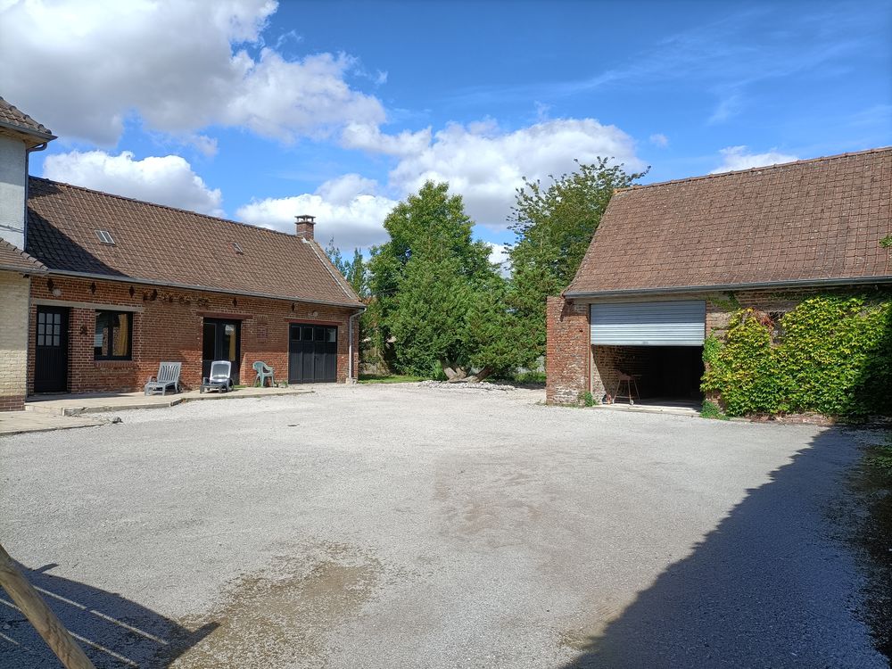 Grande maison de 25O m2 avec garage - terrain constructible