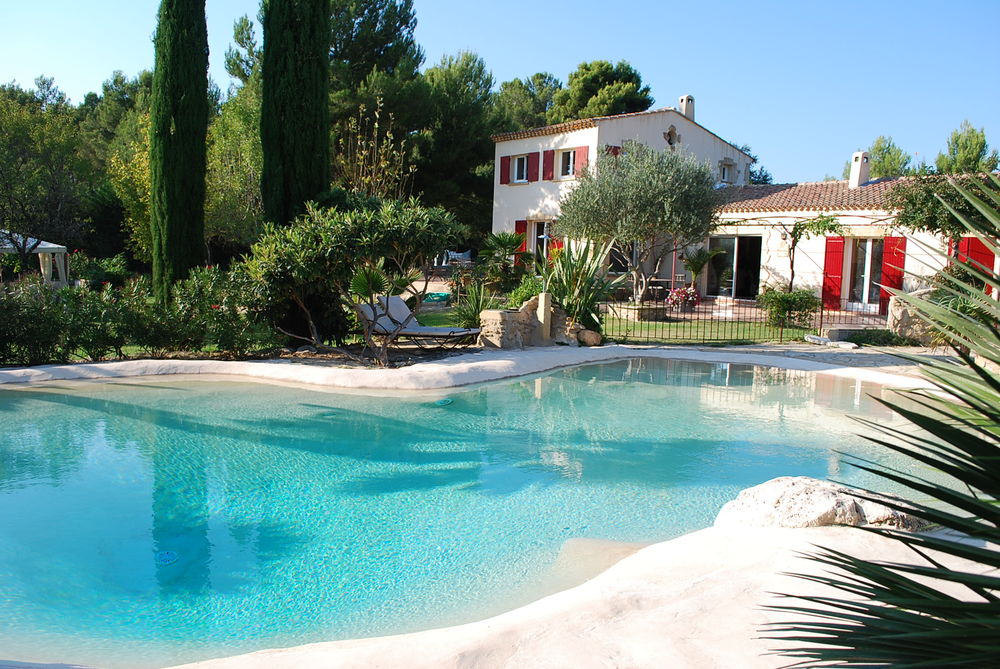 Mas provençal à 1 km du village