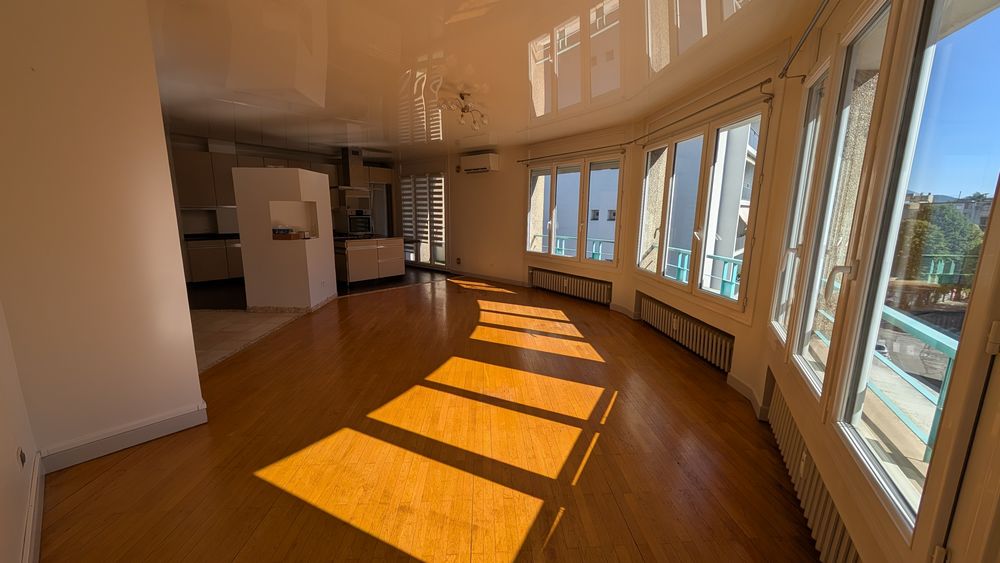 T3 86 m² - Climatisation - 2 balcons - Ascenseur