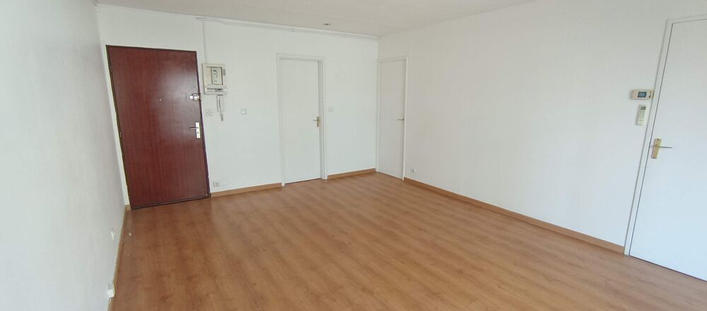 T2 rénové de 40 m² avec loggia Résidence calme et sécurisée