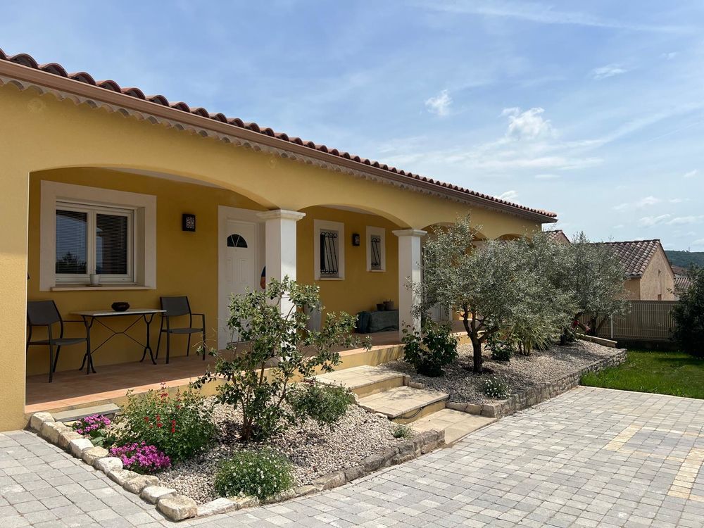 Maison plein pied avec piscine