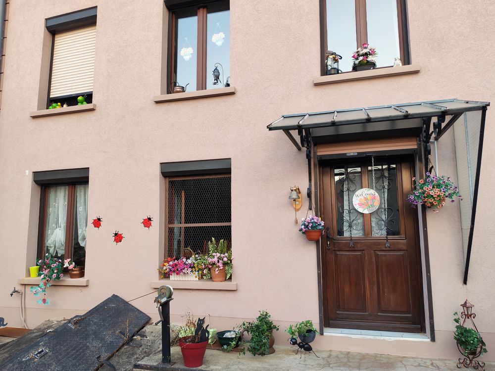 Maison proche commodités en grande partie meublée