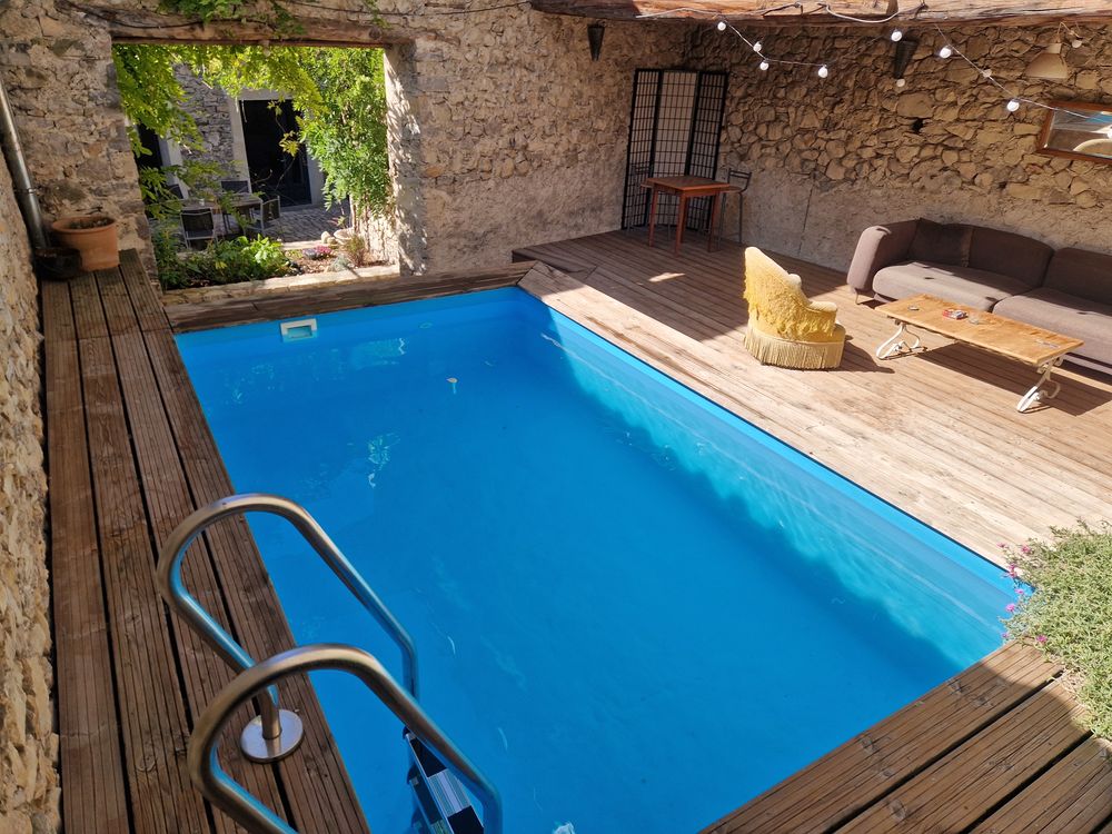Maison de village en pierre de 340 m² - classe B