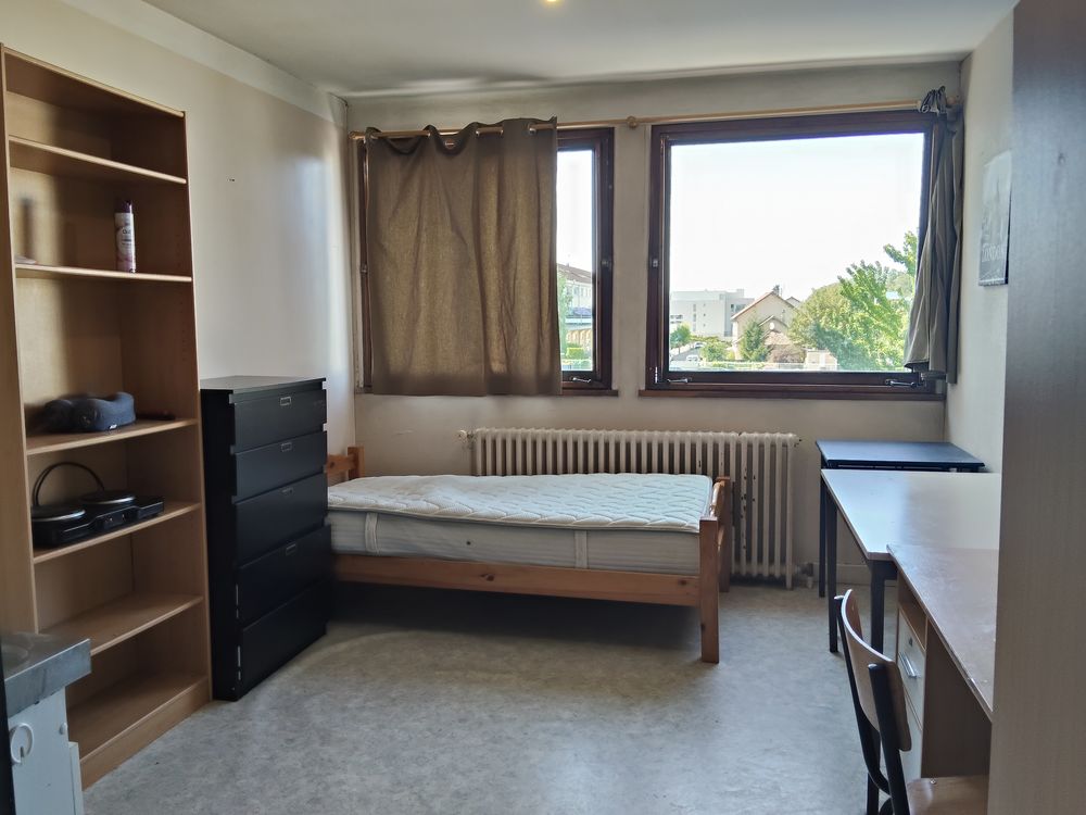 STUDIO A SAINT JULIEN LES VILLAS