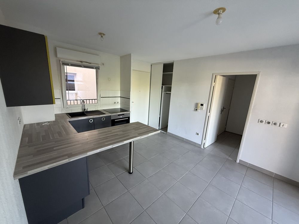 T2 Traversant avec Loggia ouverte, Box et Piscine