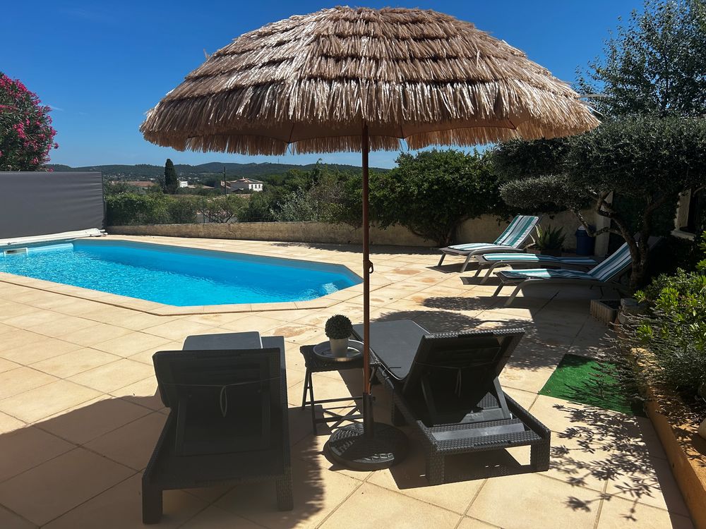 PROPRIETE AVEC PISCINE/DEPENDANCE ENTRE NIMES ET MONPELLIER