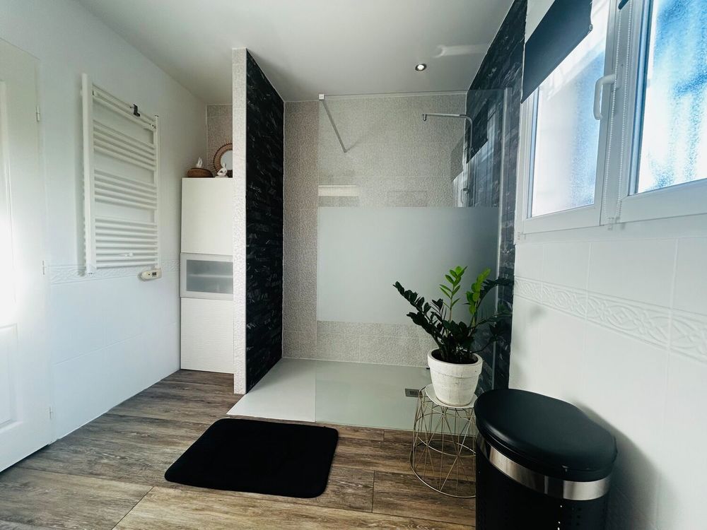 PROPRIETE AVEC PISCINE/DEPENDANCE ENTRE NIMES ET MONPELLIER