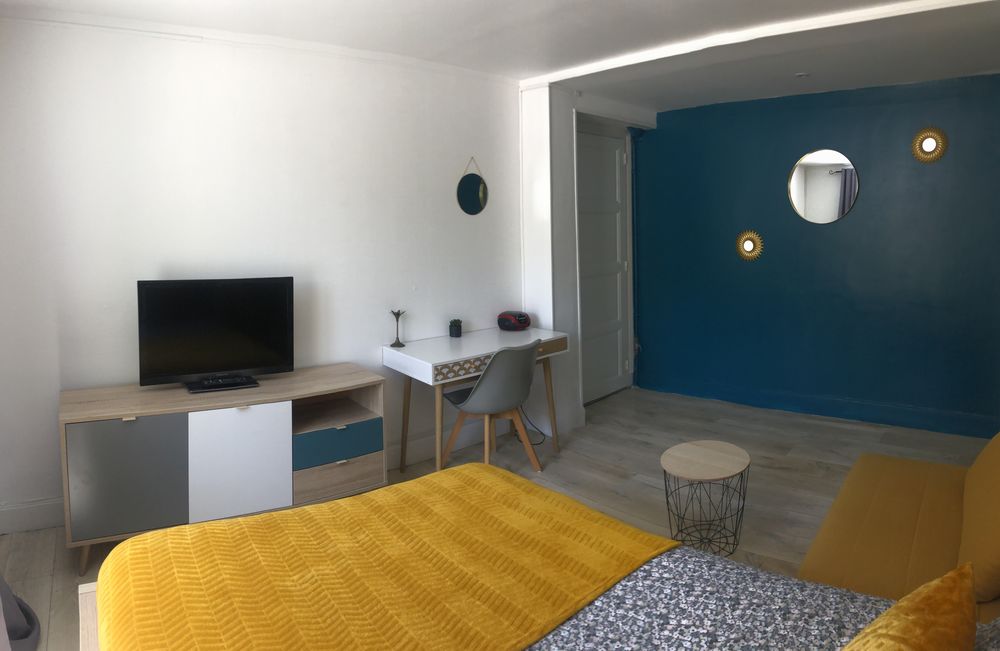 T1 meublé prêt à vivre, terrasse , Toutes charges incluses