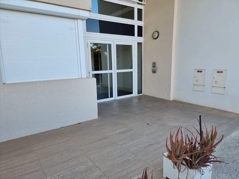 POUR SENIOR APPARTEMENT T3 A LA CRAU