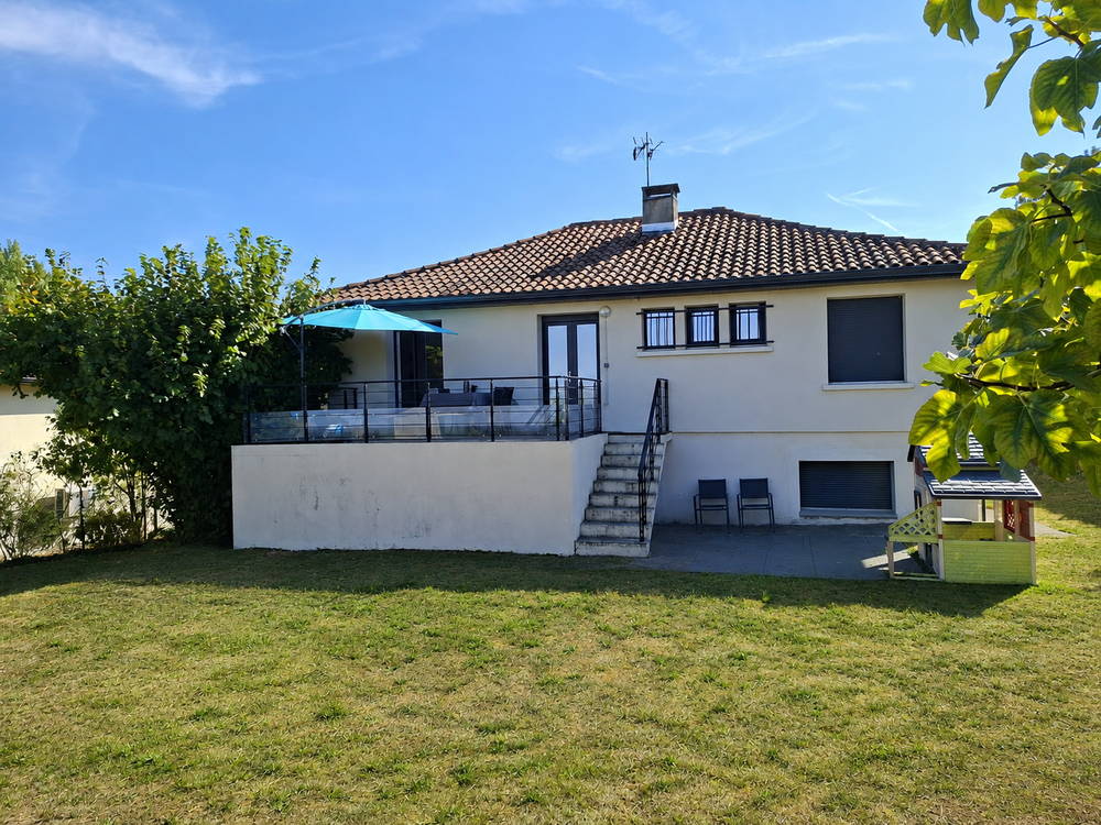 Maison familiale T6 / 130 m2 / Terrain 600m2 à Saint-Geniès-