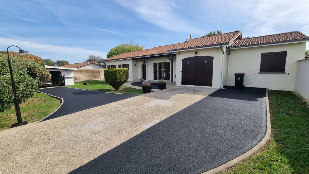 Maison de plain-pied 173 m²- 4 chambres, bureau, clim et jar