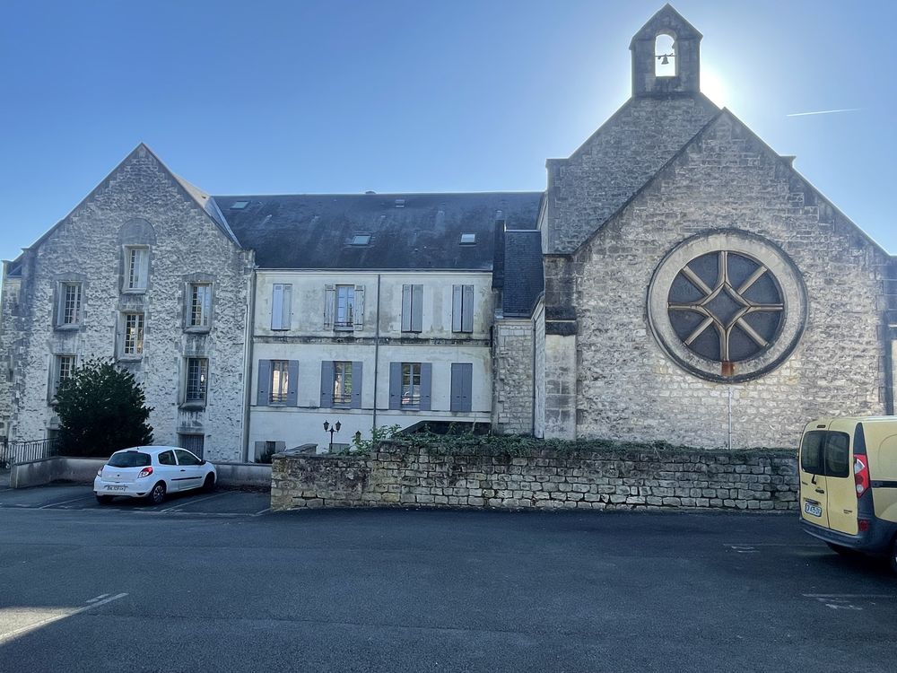 SAINTES ? HYPER CENTRE T3 (Quartier Saint-Vivien)