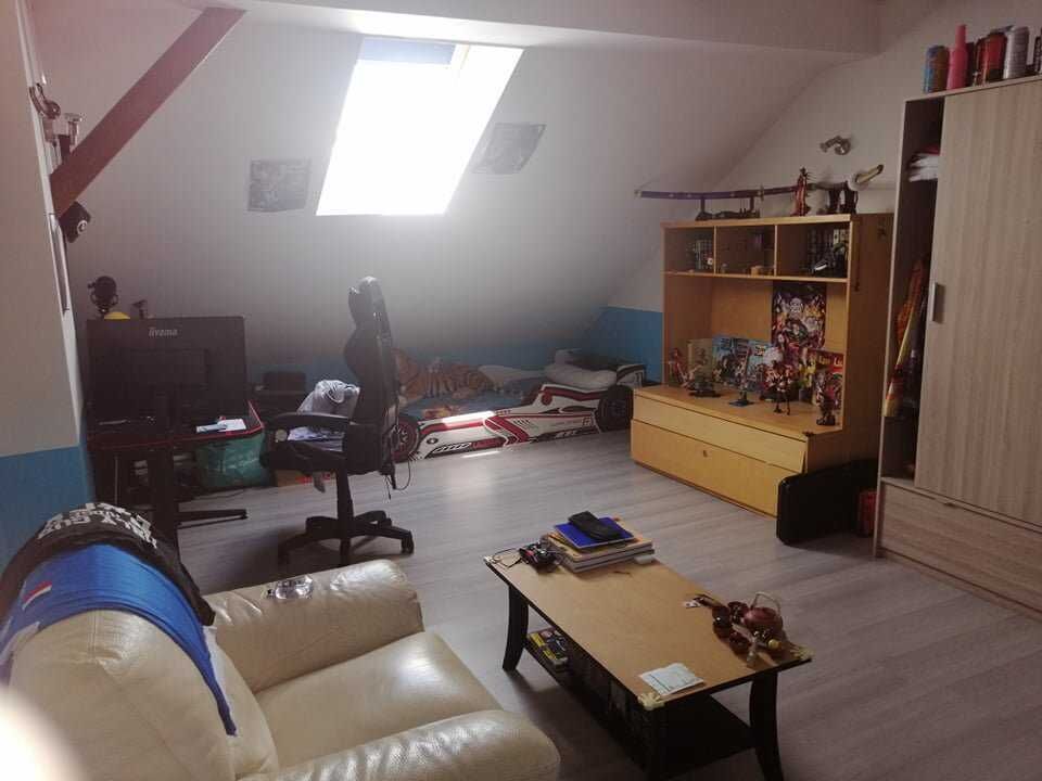 : Corps de ferme 225 m² €" Départ impératif de la région