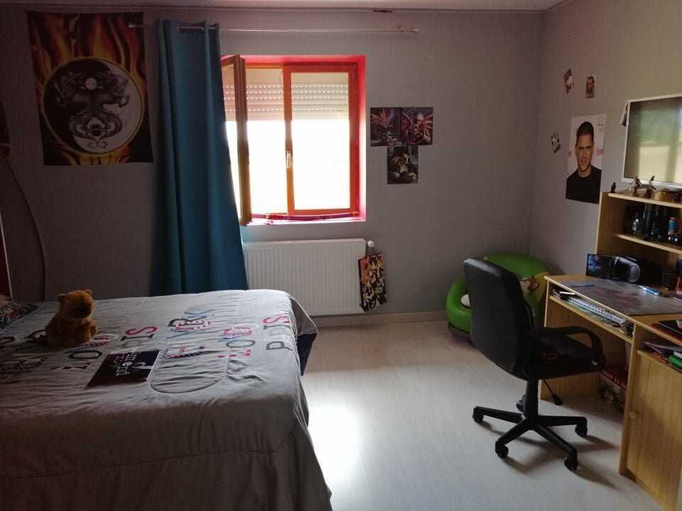 : Corps de ferme 225 m² €" Départ impératif de la région