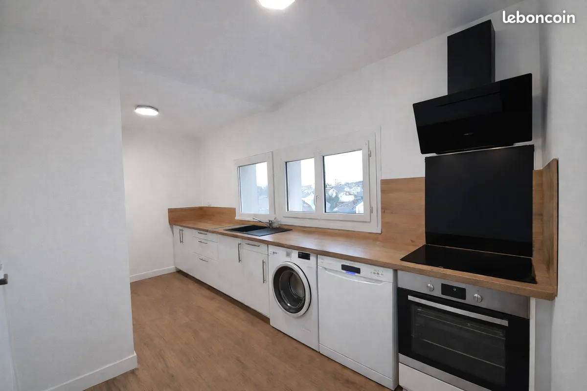 Appt 71 m² rénové à neuf, Balcon, Parking, Vue dégagée, Asc