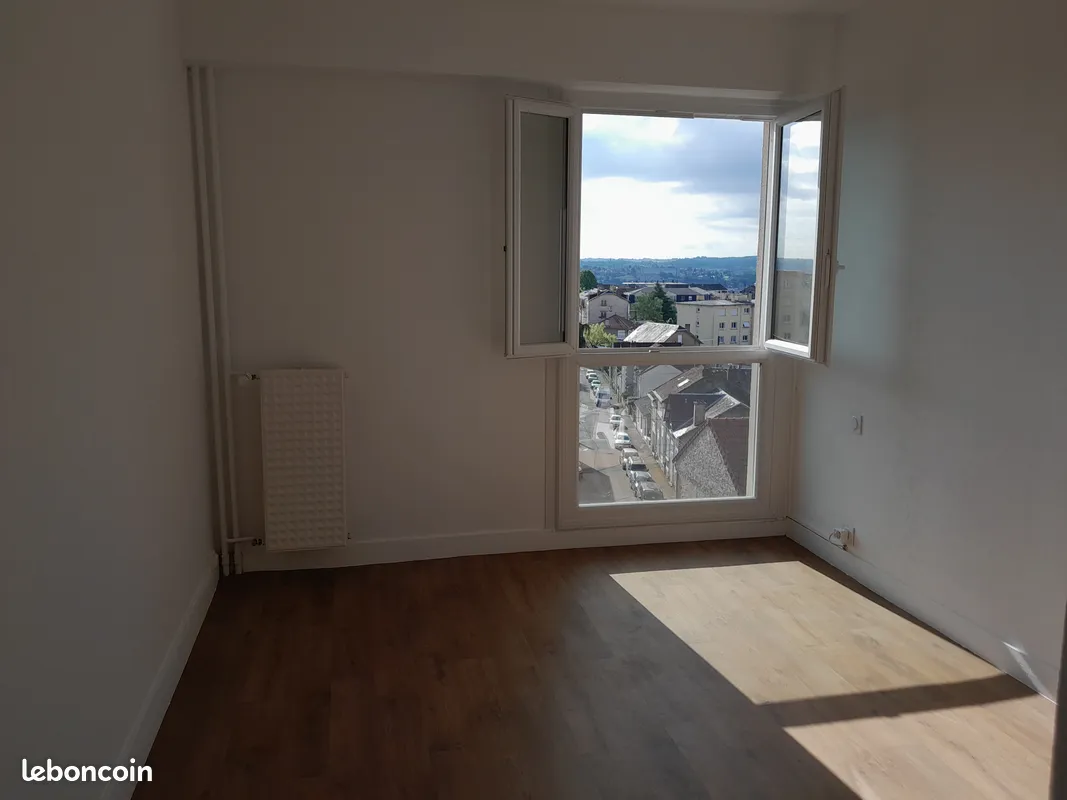 Appt 71 m² rénové à neuf, Balcon, Parking, Vue dégagée, Asc