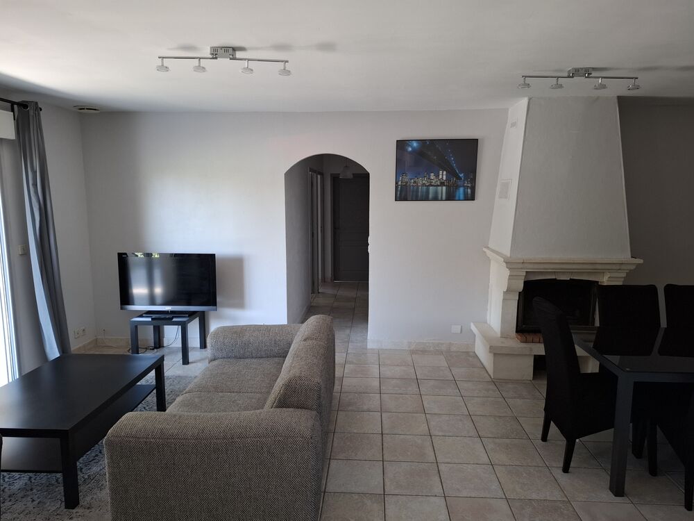 Maison 101 m, 5 pieces, garage, buanderie, terrain 800m