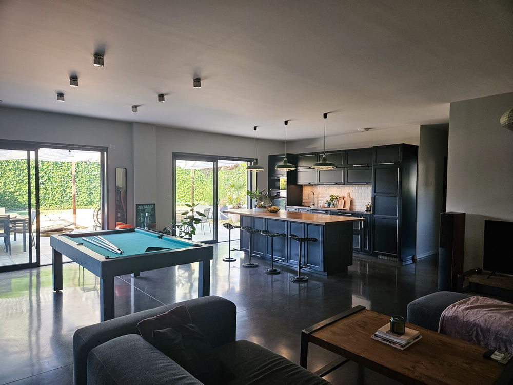 150 m² aménagés + local 130 m² - terrain 1088m2