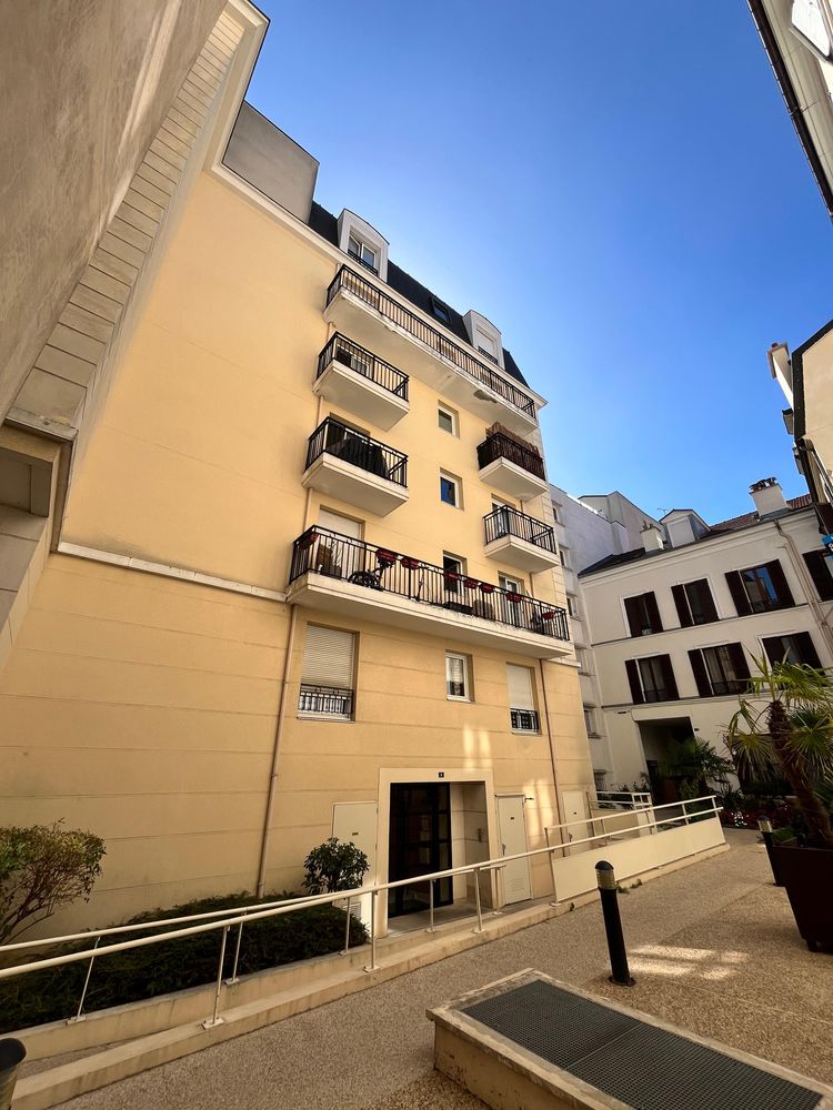Appartement 2 pièces avec balcon, parking et cave - Nogent