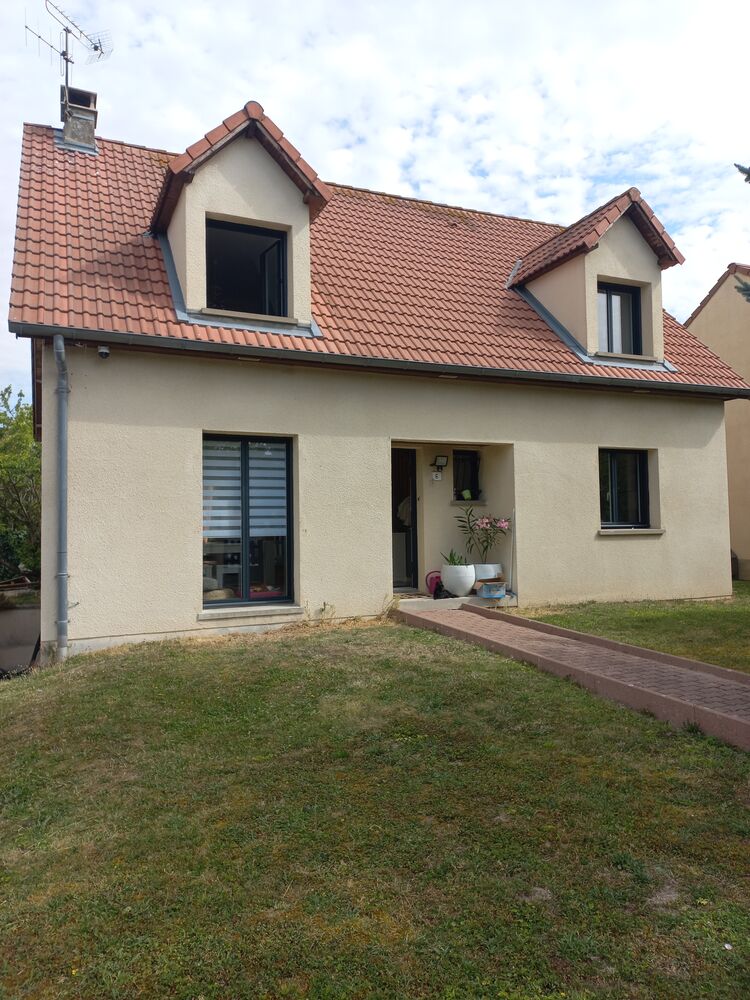 PAVILLON F6 DE 120M2, SOUS SOL 90M2 ET TERRAIN 600 m2