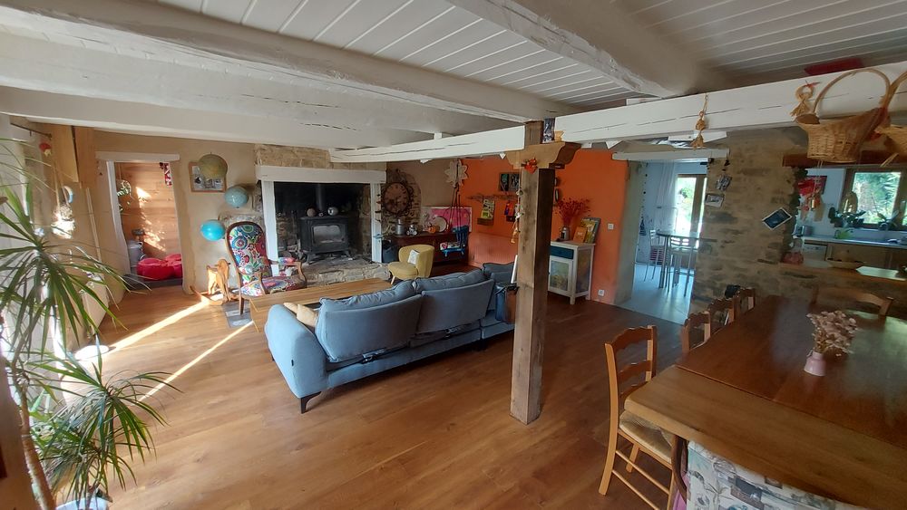 Elven ? coup de c?ur ? longère en pierre de 187 m² +20 m²