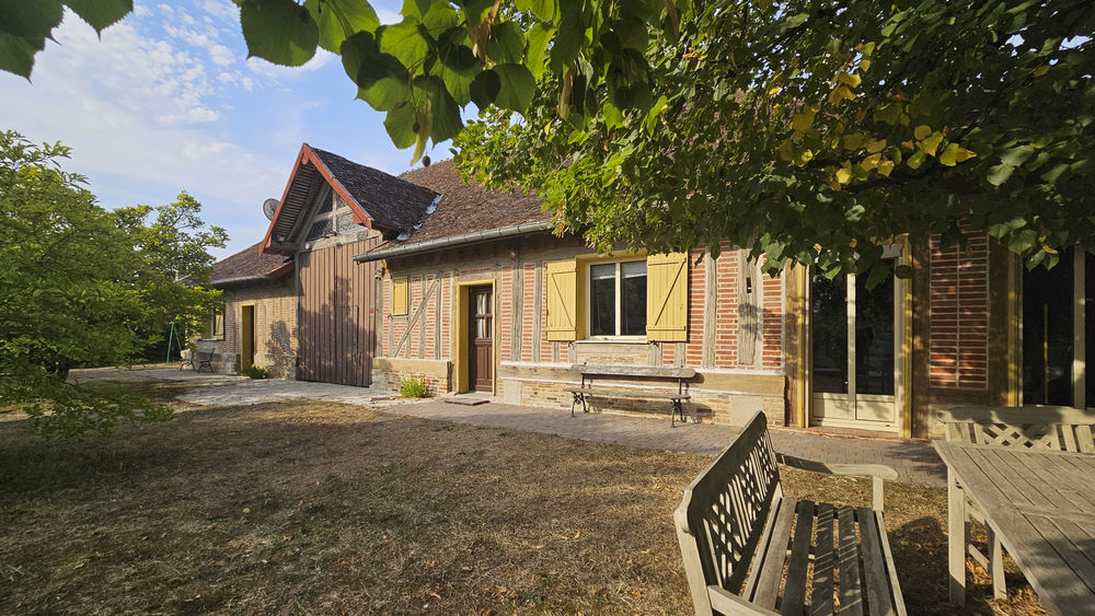 Grange rénovée à Courteranges 10270