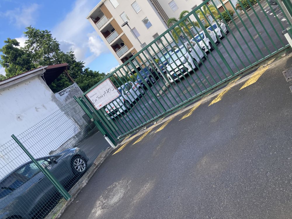 Appartement T3 avec box (Dugazon Les Abymes)