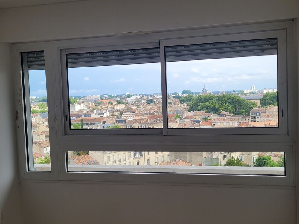 Bel Appartement T4 .Plein centre Bordeaux- Mériadec..