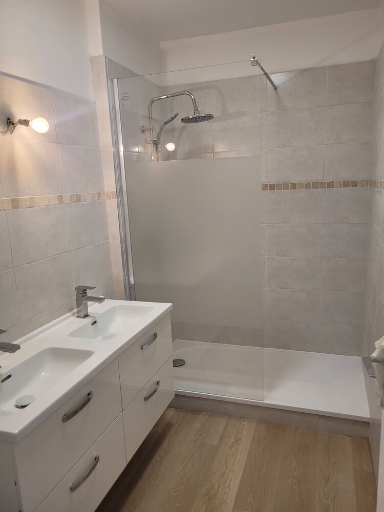 Bel Appartement T4 .Plein centre Bordeaux- Mériadec..