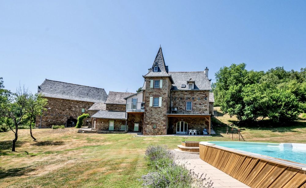 Propriété de caractère du XIXe avec piscine, grange...