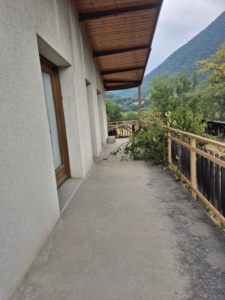 Maison fort potentiel 200 m2 sur 2 niveaux à Champ sur Drac