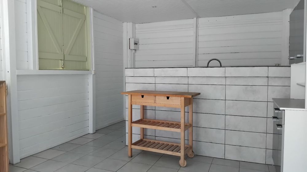 STUDIO 1 CHAMBRE A CAPESTERRE BELLE-EAU