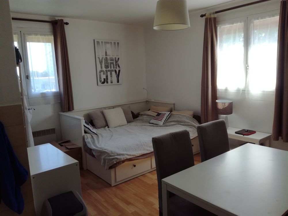 STUDIO 29 m2 à REIMS .A côté HÔPITAL Maison Blanche .CHU.FA